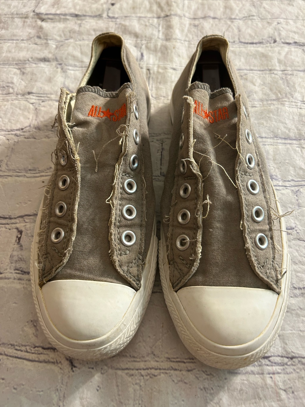 Converse Chunk Taylor All Star Slipon Sneakers Frayed Edges Laceless Grey M7W9